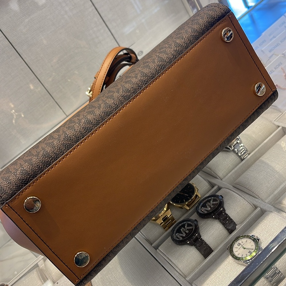 MICHAEL KORS Marilyn Md Signature Logo Convertible Satchel Crossbody
Brown/Acorn - Picture 7 of 16